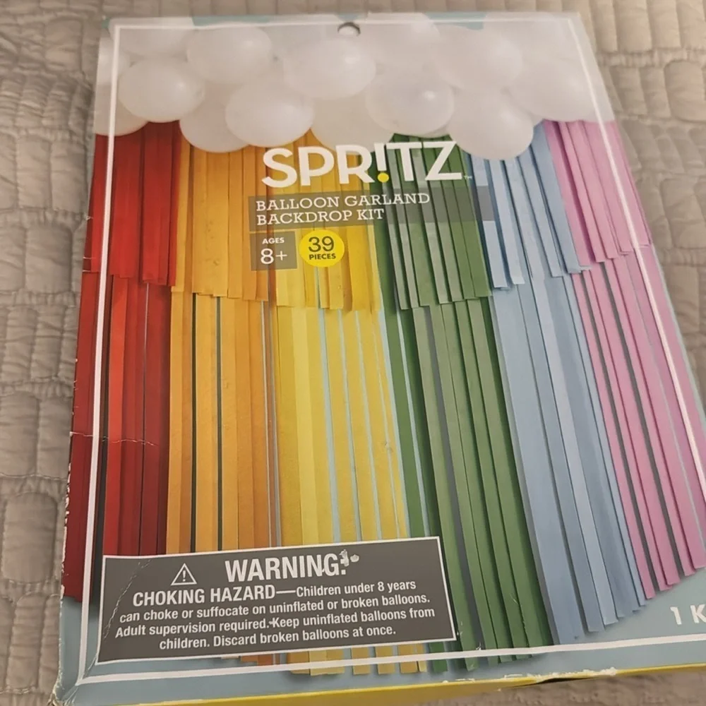 Spritz Balloon Garland Backdrop Kit NEW 39 Pieces Party Birthday Celebration